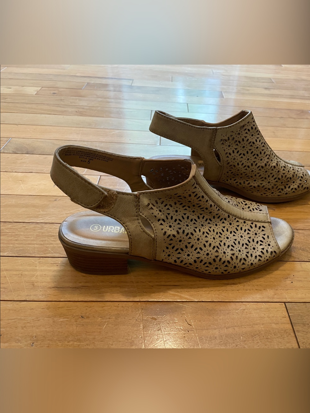 Urban Kids sandal slingback in Brown with Laser-Cut Detail size 5